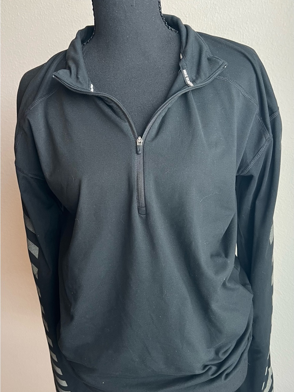 Dri-FIT Nike Element Flashback with Reflective long Sleeve Accents quarter zip